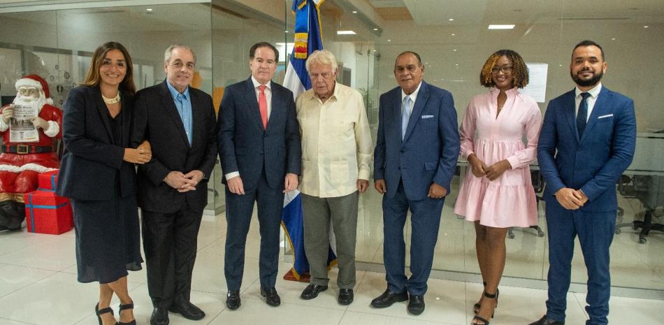 Felipe González sostiene que la comunidad internacional se aburrió con la crisis de Haití