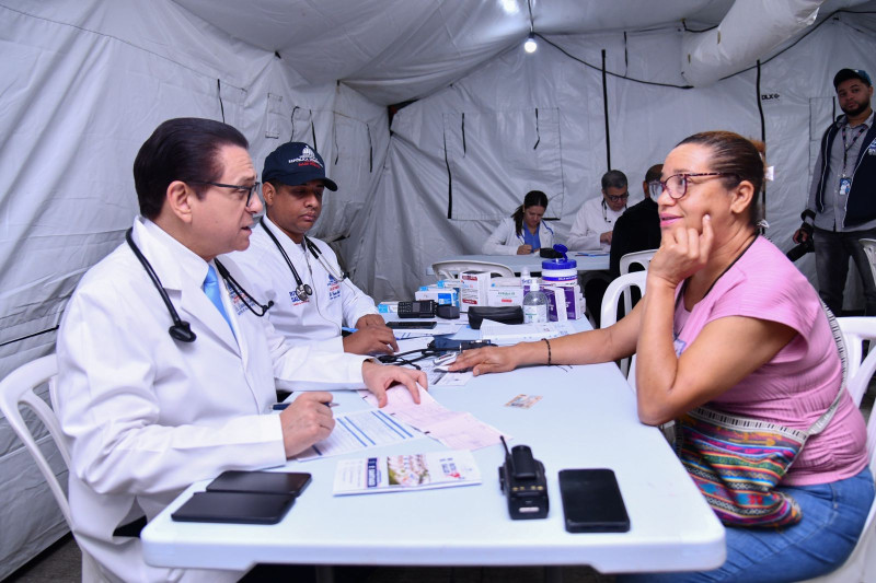 Ministro rechaza que muertes en Los Mina sean por el cólera