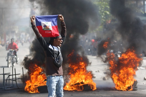 Asalto a cárcel en Haití deja diez muertos y escapan 3,700 presos